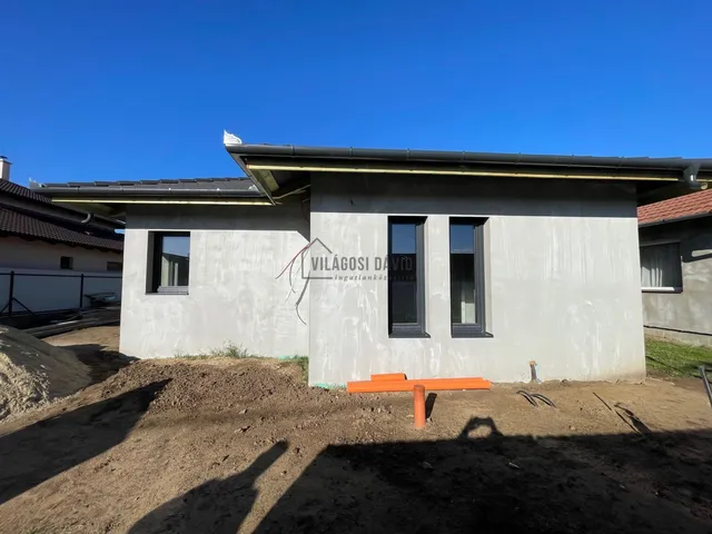 Eladó ház Mikepércs 110 nm