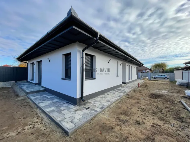 Eladó ház Mikepércs 110 nm