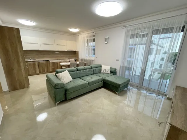 Kiadó lakás Debrecen, Homokkert 77 nm