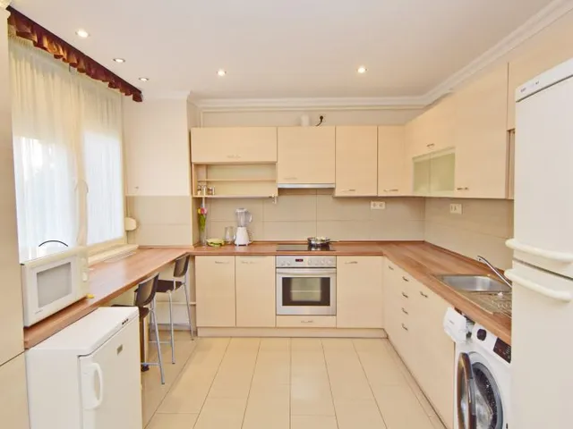 Kiadó lakás Debrecen, Nagyerdő 72 nm