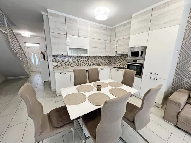 Kiadó ház Debrecen, Nyulas 122 nm