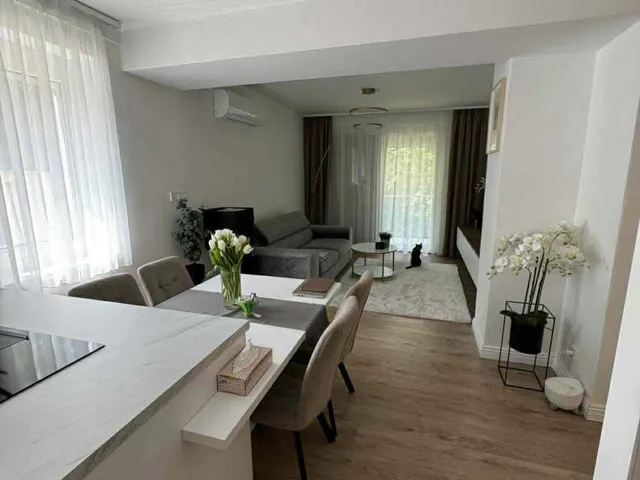 Kiadó lakás Debrecen, Nagyerdő 70 nm