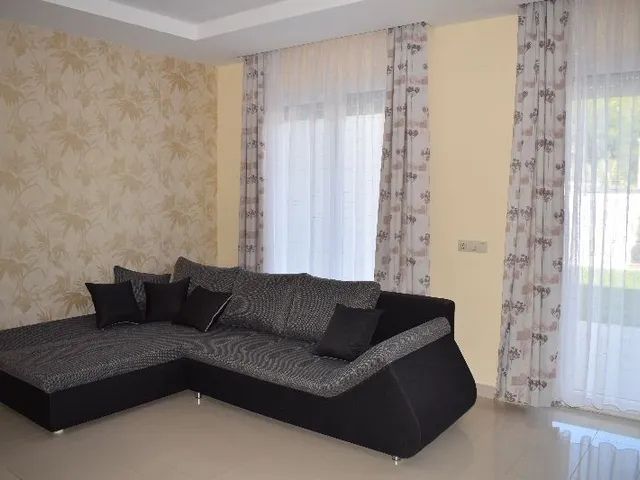 Kiadó ház Debrecen, Nyulas 140 nm