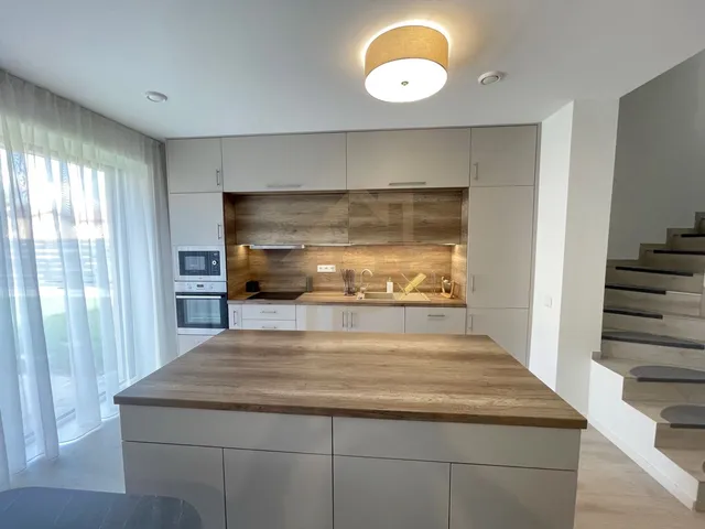 Kiadó ház Debrecen, Nyulas 150 nm