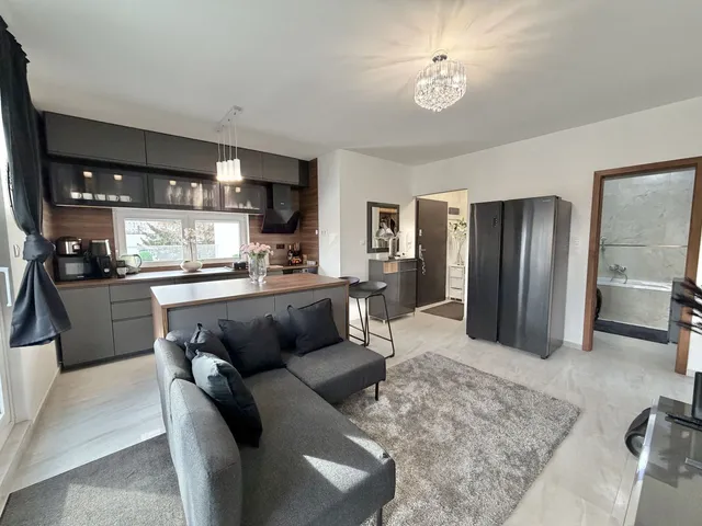 Kiadó lakás Debrecen, Széchenyikert 68 nm