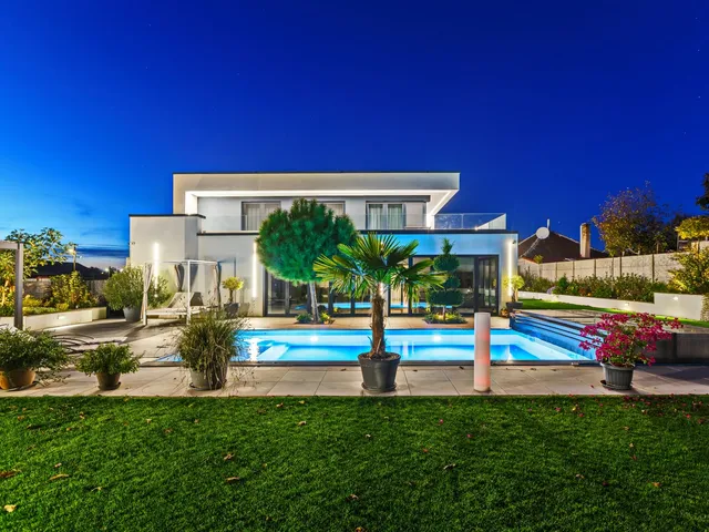 Eladó ház Debrecen, Lencztelep 300 nm