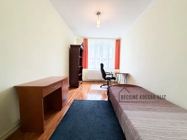 Kiadó lakás Debrecen, Belváros 120 nm