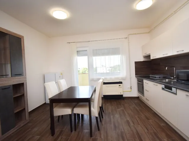 Kiadó lakás Debrecen, Nagyerdő 55 nm