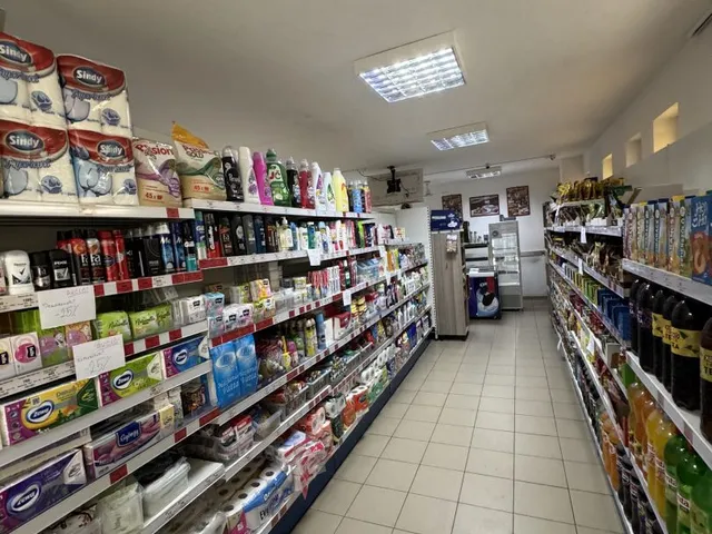 Kiadó kereskedelmi és ipari ingatlan Debrecen, Belváros 100 nm