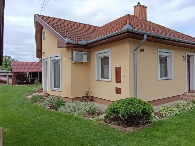 Kiadó ház Debrecen, Júliatelep 110 nm