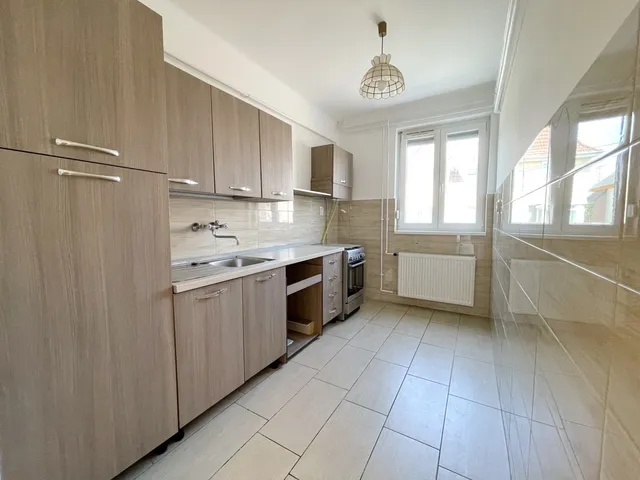 Kiadó ház Debrecen, Csigekert 110 nm