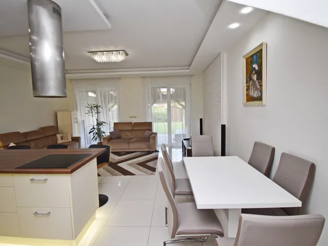 Kiadó ház Debrecen, Nyulas 163 nm