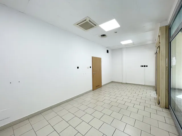 Eladó kereskedelmi és ipari ingatlan Debrecen, Belváros 27 nm