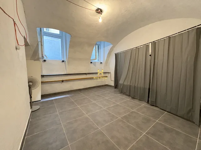 Eladó lakás Budapest VI. kerület 38 nm