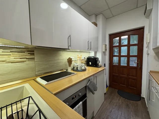 Eladó lakás Budapest VIII. kerület, Baross utca 30 nm