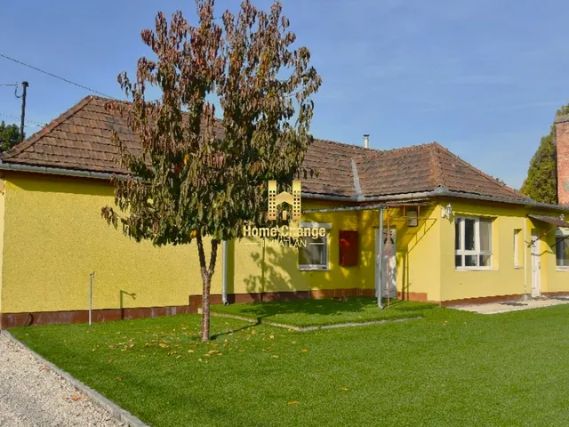 Eladó ház Budapest XXI. kerület, Királyerdő, Szentmiklósi út 90 nm