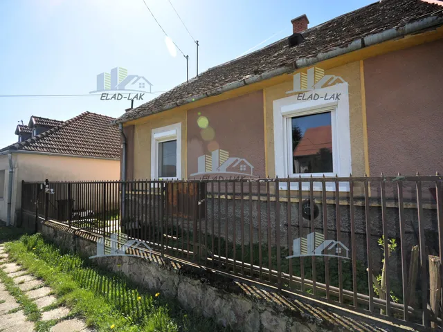 Eladó ház Vát 42 nm