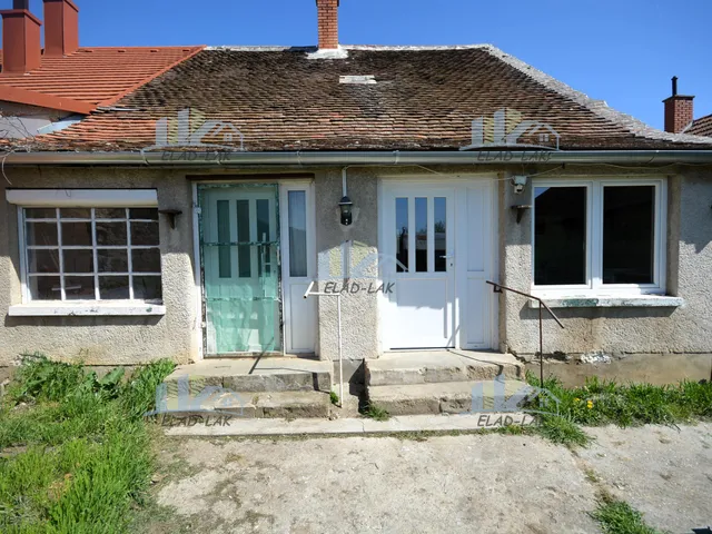 Eladó ház Vát 42 nm