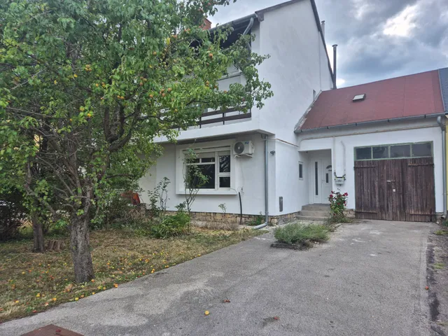 Eladó ház Várpalota 94 nm