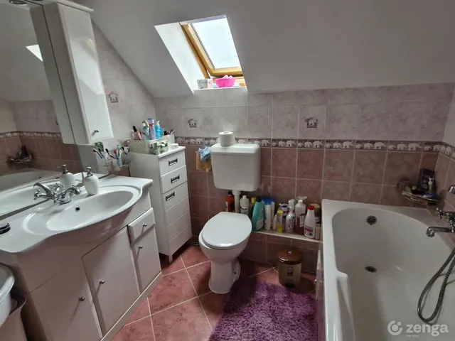 Eladó ház Abony 340 nm