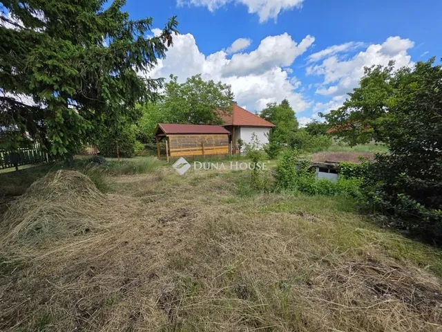 Eladó telek Törökbálint 714 nm