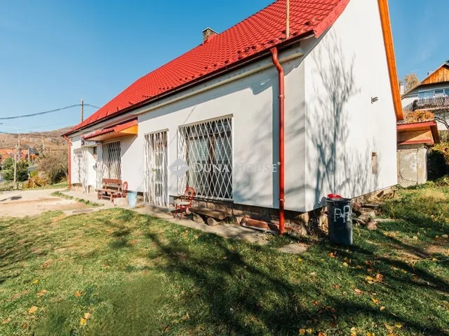 Eladó kereskedelmi és ipari ingatlan Pilisszentkereszt 160 nm