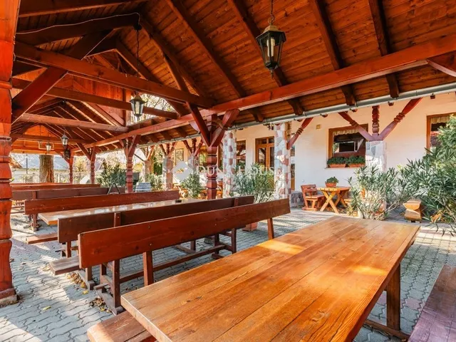 Eladó kereskedelmi és ipari ingatlan Pilisszentkereszt 188 nm