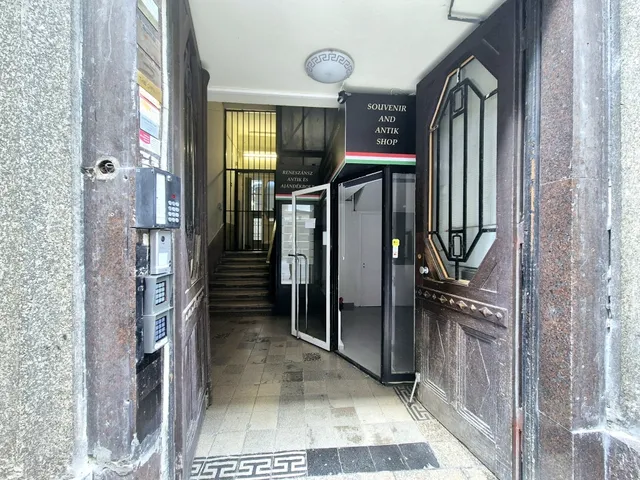 Kiadó kereskedelmi és ipari ingatlan Budapest V. kerület, Belváros 10 nm