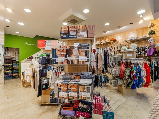 Eladó kereskedelmi és ipari ingatlan Budapest V. kerület, Lipótváros 77 nm