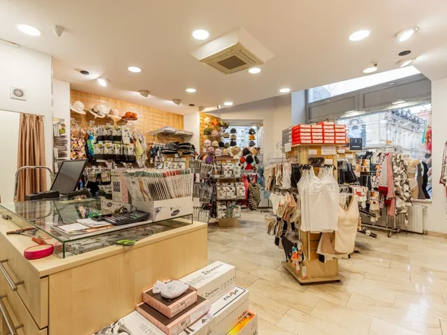 Eladó kereskedelmi és ipari ingatlan Budapest V. kerület, Lipótváros 77 nm