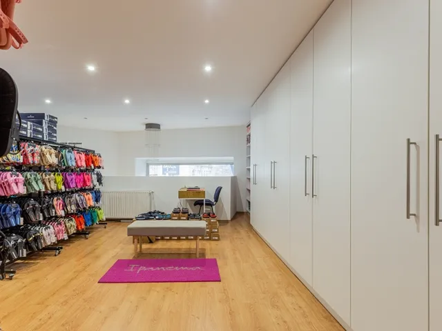 Eladó kereskedelmi és ipari ingatlan Budapest V. kerület, Lipótváros 77 nm