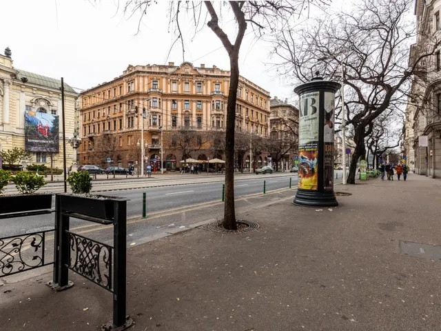 Eladó kereskedelmi és ipari ingatlan Budapest V. kerület, Lipótváros 77 nm