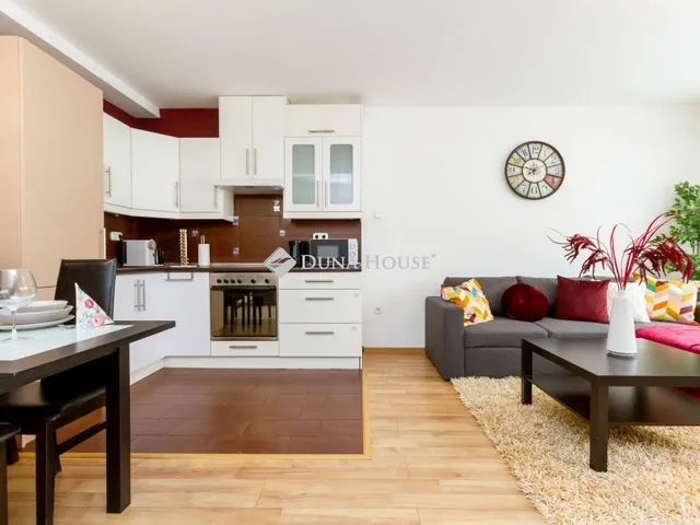 Eladó lakás Budapest VI. kerület, Nagykörúton kívüli terület 88 nm