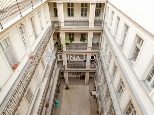 Eladó lakás Budapest VI. kerület, Nagykörúton kívüli terület 88 nm