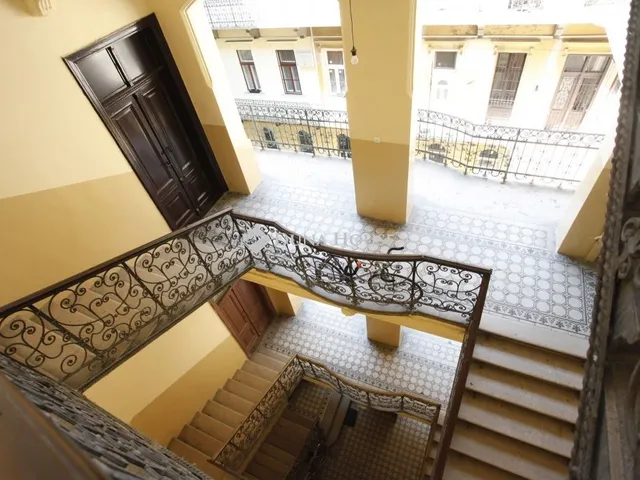 Eladó lakás Budapest VI. kerület 94 nm