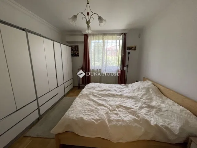 Eladó ház Budapest XV. kerület, Pestújhely 400 nm