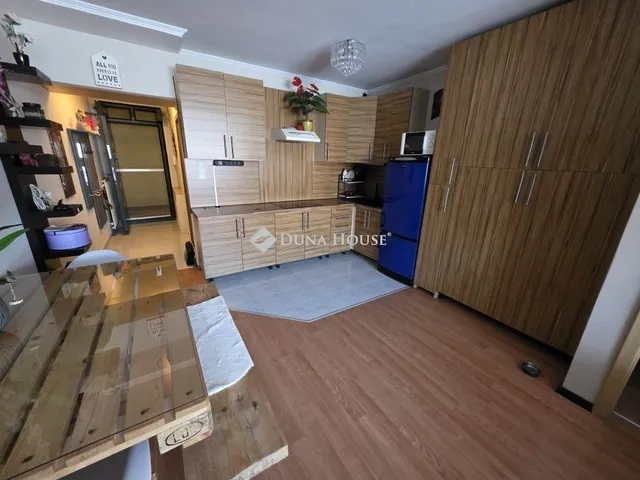 Eladó lakás Budapest XIV. kerület, Herminamező 42 nm