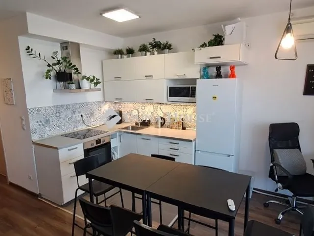 Eladó lakás Budapest VIII. kerület, Corvin negyed 50 nm