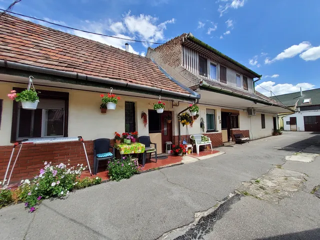 Eladó ház Budapest XXIII. kerület, Soroksár 210 nm