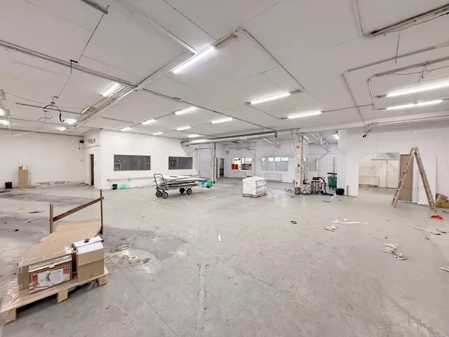 Eladó kereskedelmi és ipari ingatlan Budapest XXI. kerület 375 nm