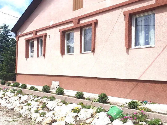 Eladó kereskedelmi és ipari ingatlan Ráckeve, Szulla 717 nm