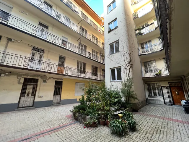 Kiadó lakás Budapest VI. kerület, Nagykörúton kívüli terület, Székely Bertalan utca 57 nm