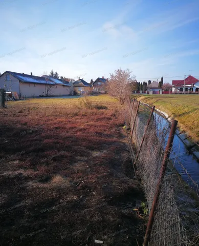 Eladó telek Hajdúszoboszló 1800 nm