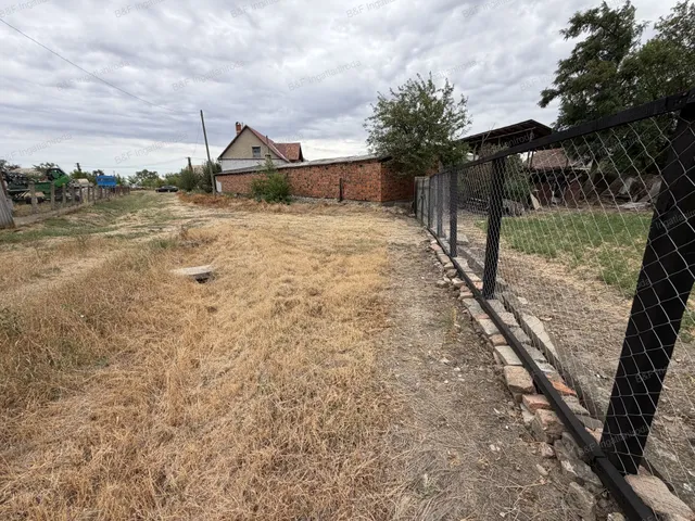 Eladó telek Kaba 1179 nm