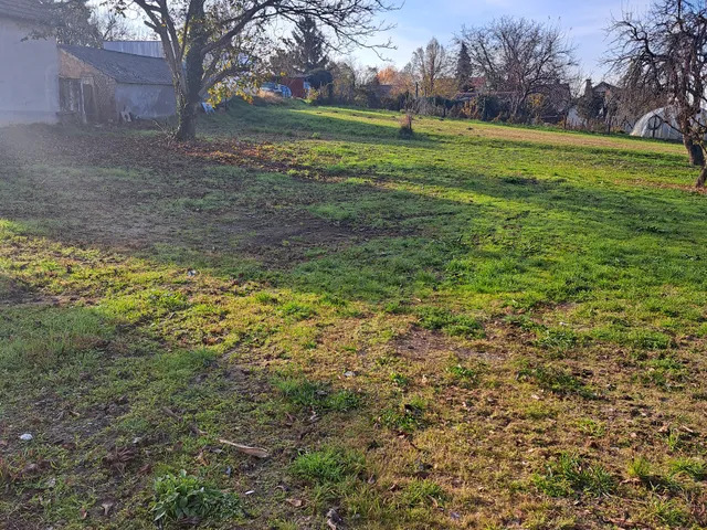 Eladó telek Győr, Ménfőcsanak 678 nm