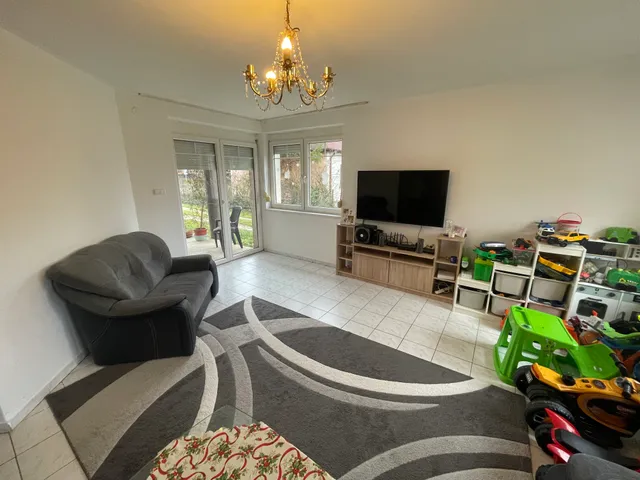 Eladó ház Székesfehérvár, Öreghegy 261 nm