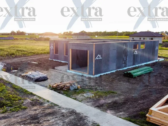 Eladó ház Deszk 173 nm