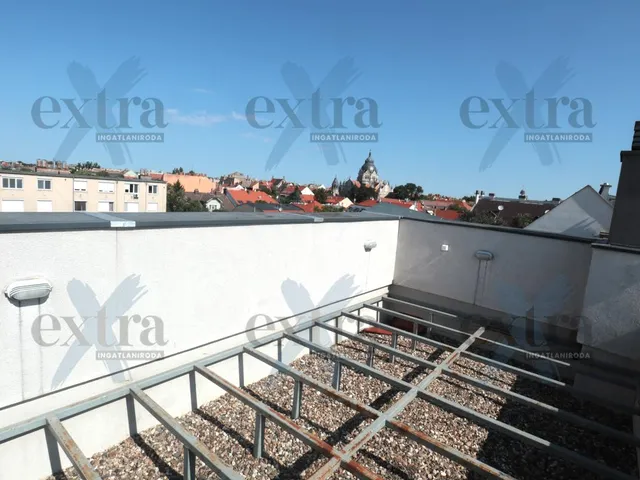 Eladó kereskedelmi és ipari ingatlan Szeged 123 nm