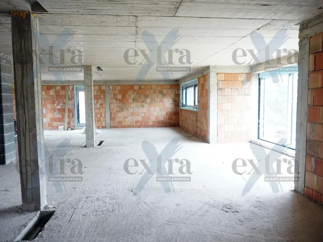 Eladó kereskedelmi és ipari ingatlan Szeged 650 nm