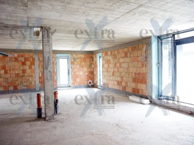 Eladó kereskedelmi és ipari ingatlan Szeged 650 nm